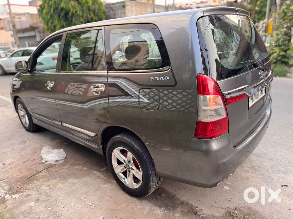 Toyota Innova 2.5 Gx 7 Seater Bs Iv, 2014, Diesel