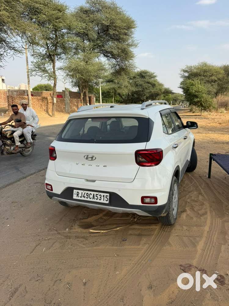 Hyundai Venue Petrol 2021