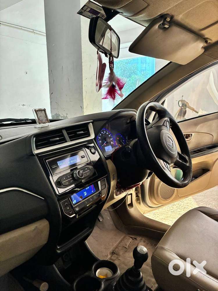 Well-maintained Honda Amaze (2017) Owned By A Retired Indian Air Force