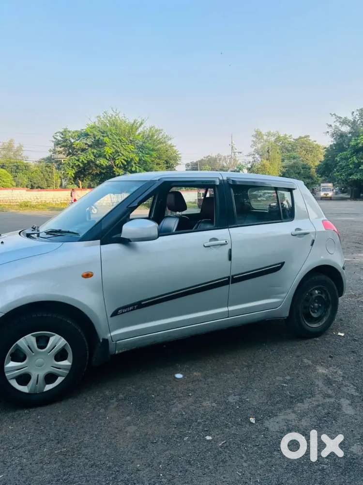 Maruti Suzuki Swift 2010 Petrol 80000 Km Driven