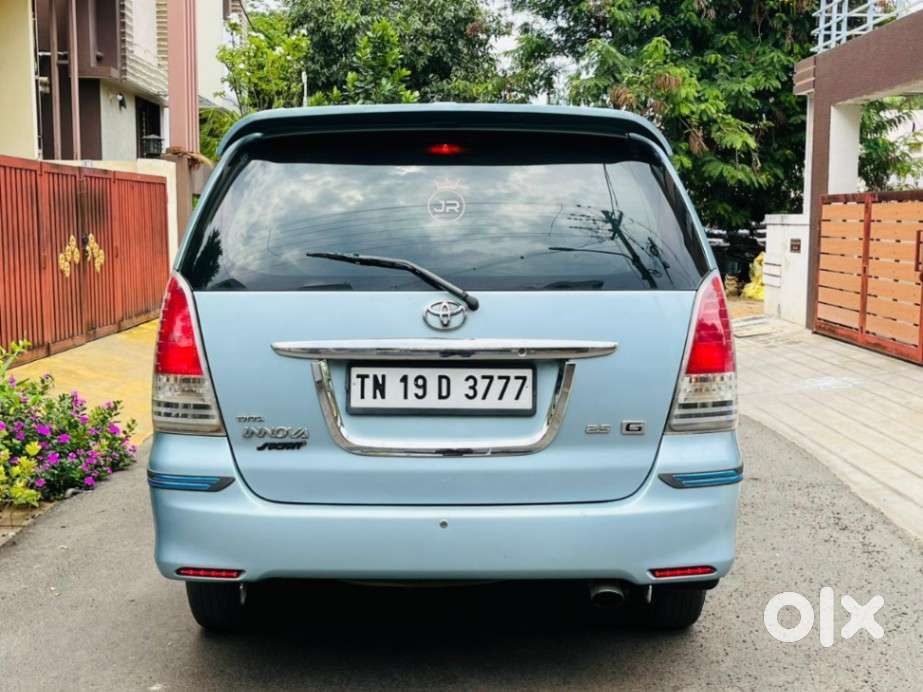 Toyota Innova 2.5 G (diesel) 8 Seater, 2011, Diesel