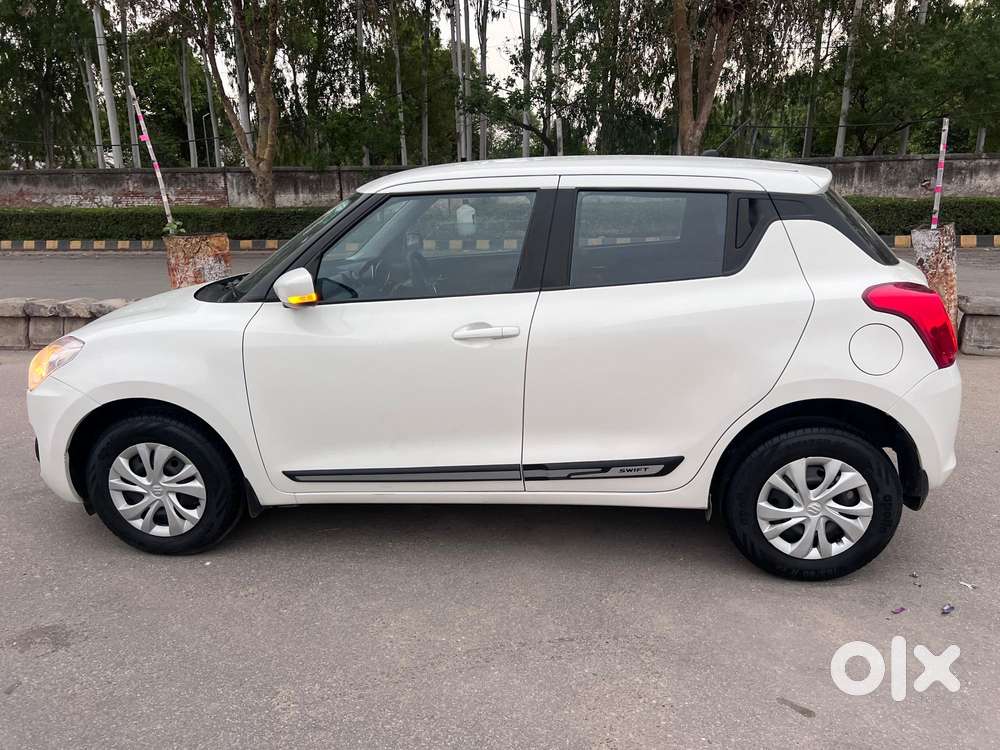 Maruti Suzuki Swift Vxi Optional, 2023, Petrol