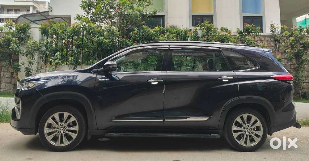 Toyota Innova Hycross 2.0 Zx (o) Hybrid 7 Str, 2024, Petrol