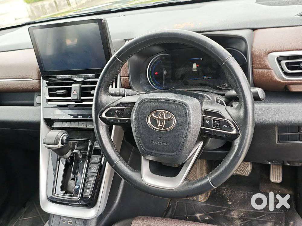 Toyota Innova Hycross 2.0 Vx Hybrid 7 Str, 2025, Cng & Hybrids