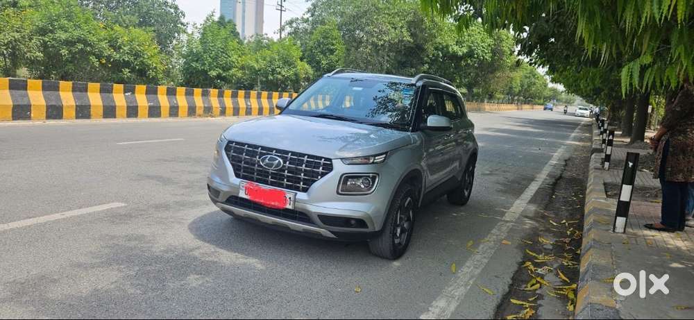 Hyundai Venue Top Model Well Maintained