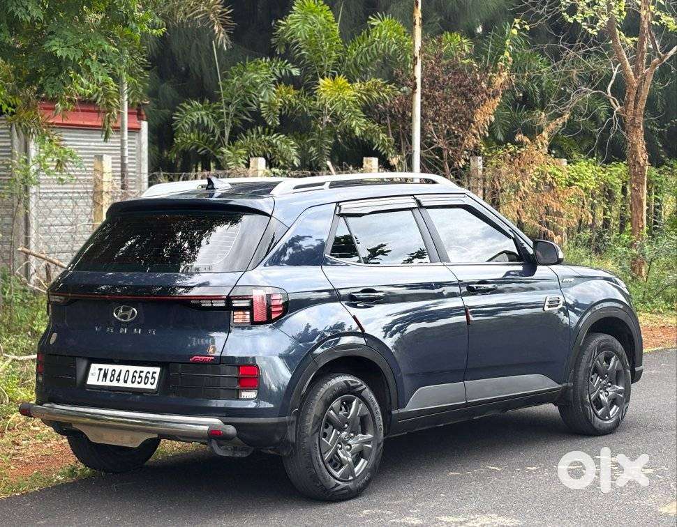 Hyundai Venue, 2023, Petrol