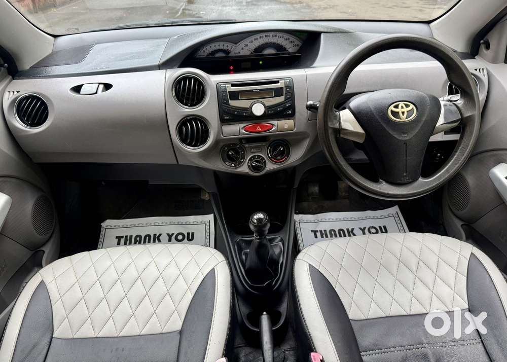 Toyota Etios V, 2011, Petrol