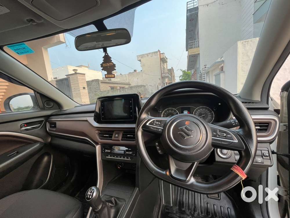 Maruti Suzuki Brezza 2025 Petrol Km