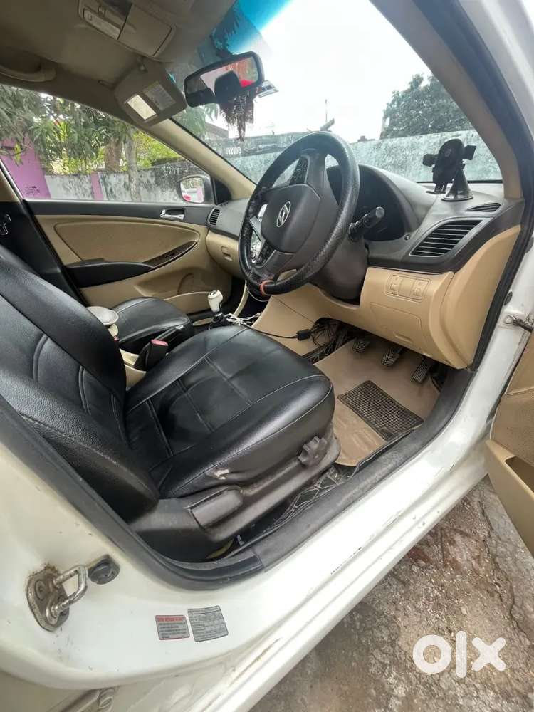 Hyundai Fluidic Verna 2013 Diesel 116430 Km Driven Urgent Sale