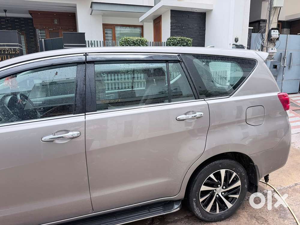 Toyota Innova Crysta 2022