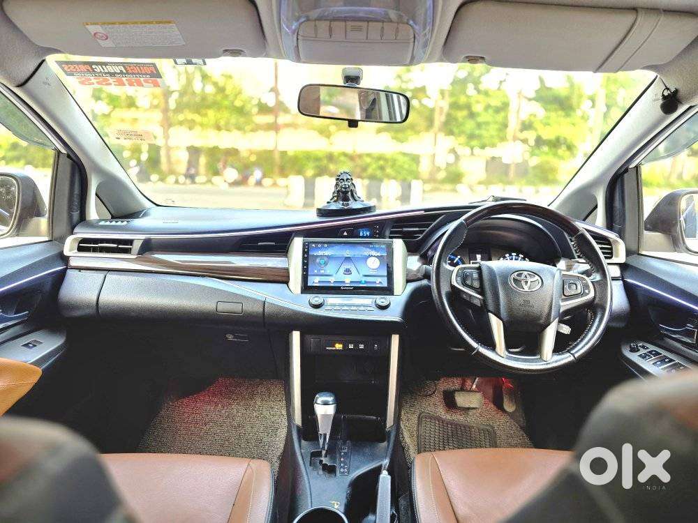Toyota Innova Crysta 2.8 Zx At 7 Seater, 2016, Diesel