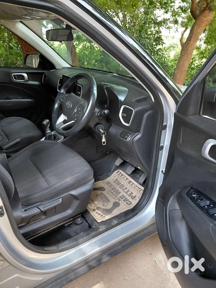 Hyundai Venue 2021 Diesel 98365 Km Driven