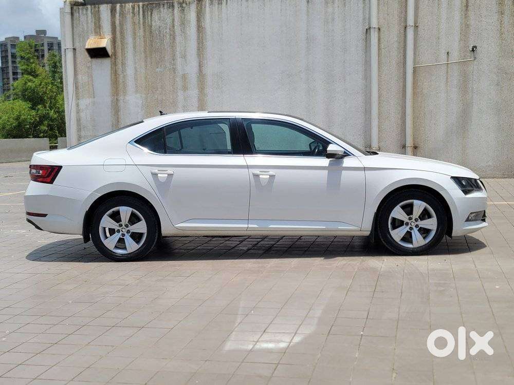 Skoda Superb Style 1.8 Tsi At, 2019, Petrol