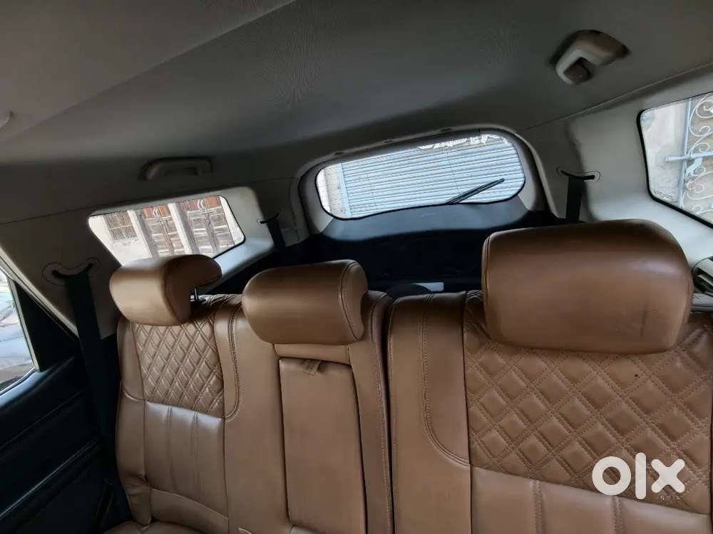 Xuv 500 Full Top Doctor Driven Car Total Company Maintained.