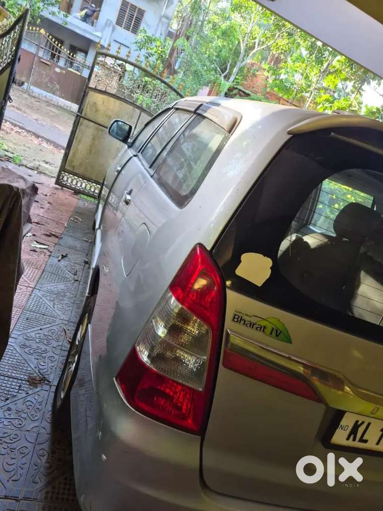 Toyota Innova Hycross 2013 Diesel Good Condition