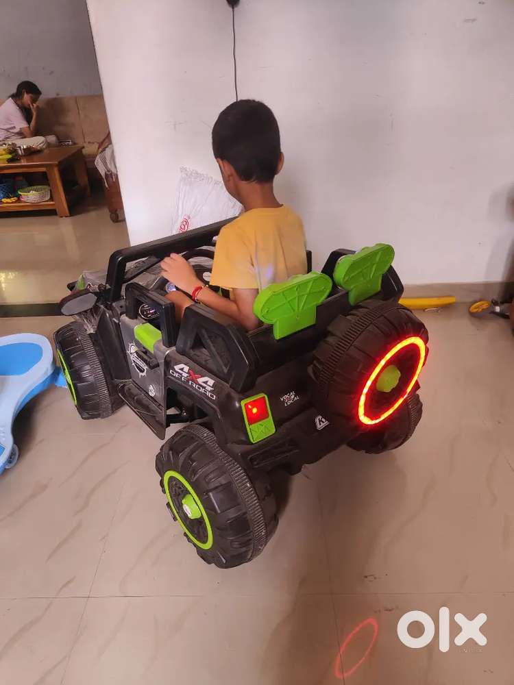 Kidz car battery operated jeep