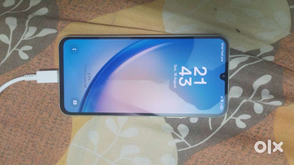 Galaxy A34 5g 8gb 128gb mint condition 6month old