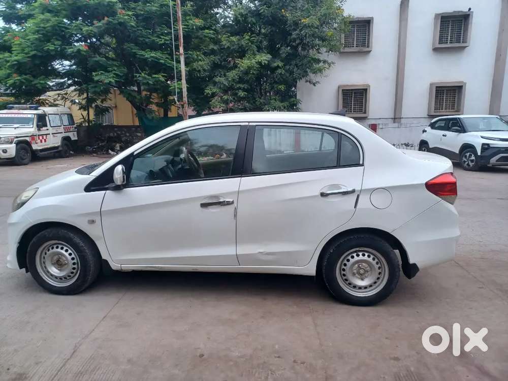 Honda Amaze Diesel  T White Colour