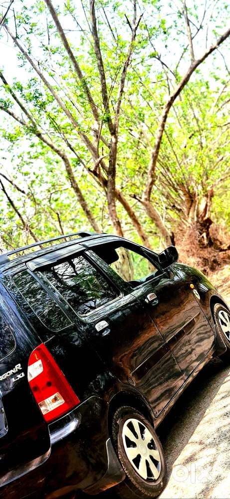 Ac On  Power Windows 2 Doors Power Staring Black Color