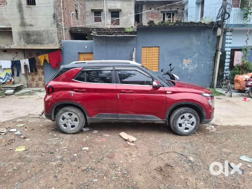 Hundai Vanue Petrol,good Condition,