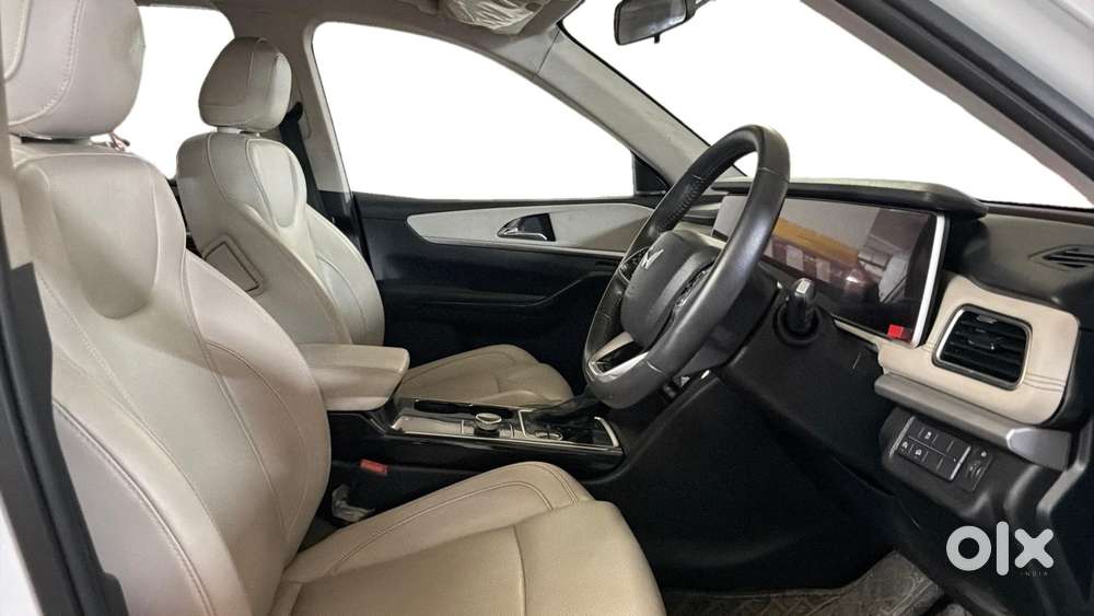 Mahindra Xuv700 2.2 Ax 7 Diesel At Luxury Pack Str, 2022, Diesel