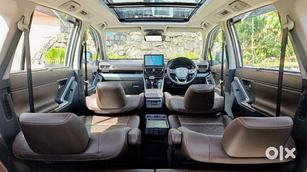 Toyota Innova Hycross 2.0 Zx (o) Hybrid 7 Str, 2024, Petrol