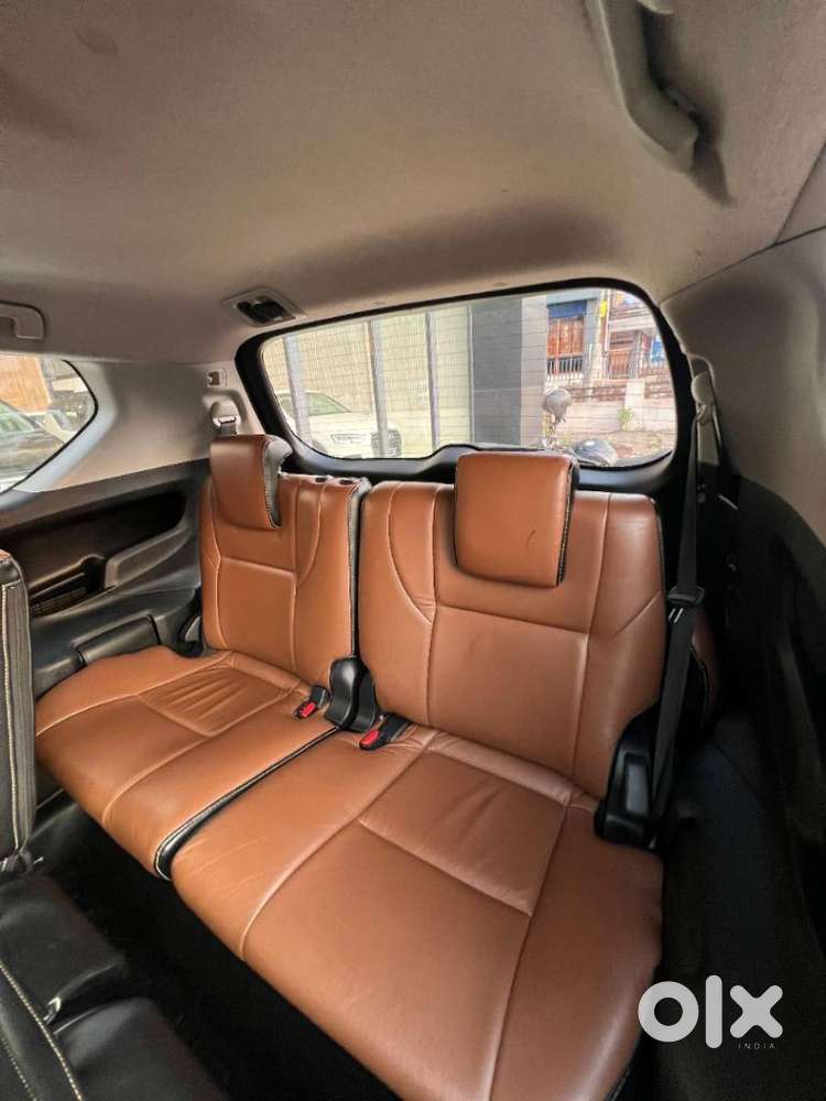 Toyota Innova Crysta 2.8 Gx At 8 Seater, 2017, Diesel