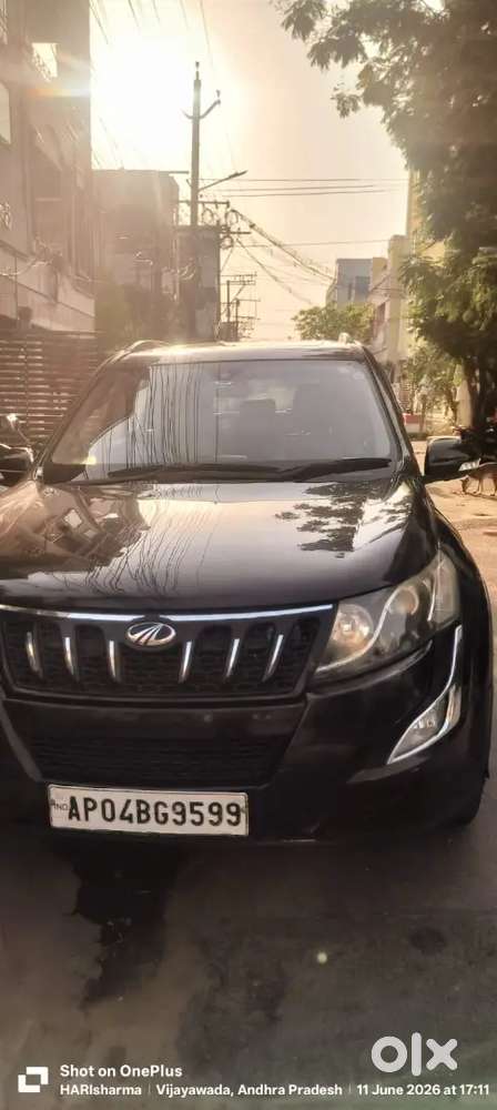 Mahindra Xuv500 W10 Automatic 2017 Diesel 137000 Km Driven
