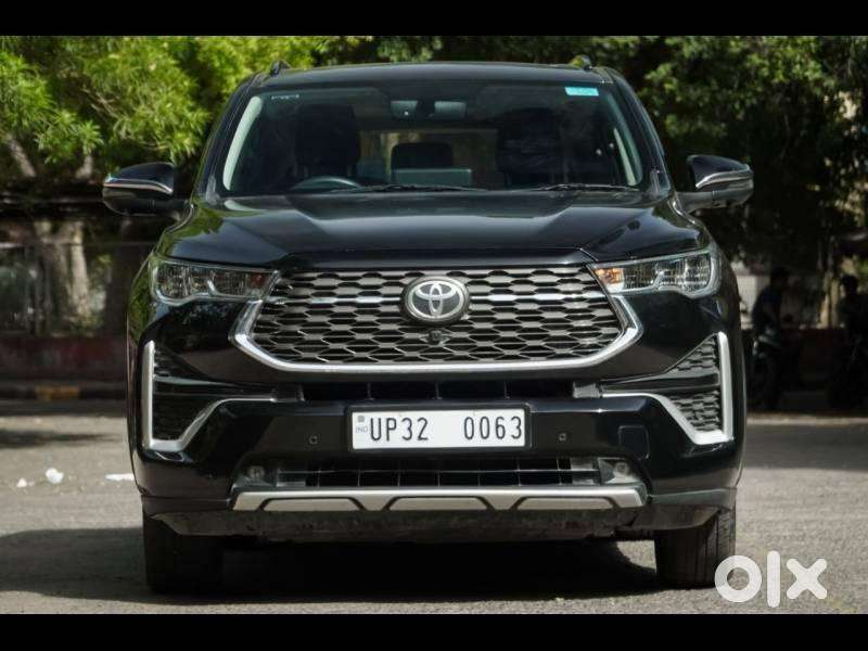 Toyota Innova Hycross 2.0 Vx (o) Hybrid 8 Str, 2025, Petrol