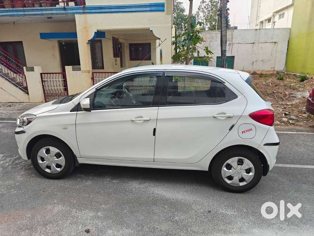 Tata Tiago 1.2 Revotron Xt (o), 2016, Petrol