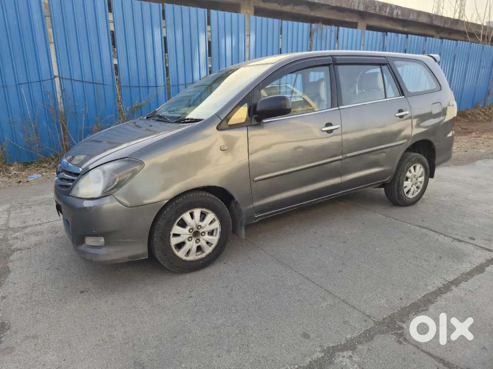Toyota Innova 2011 Diesel 194000 Km Driven Gniean Running