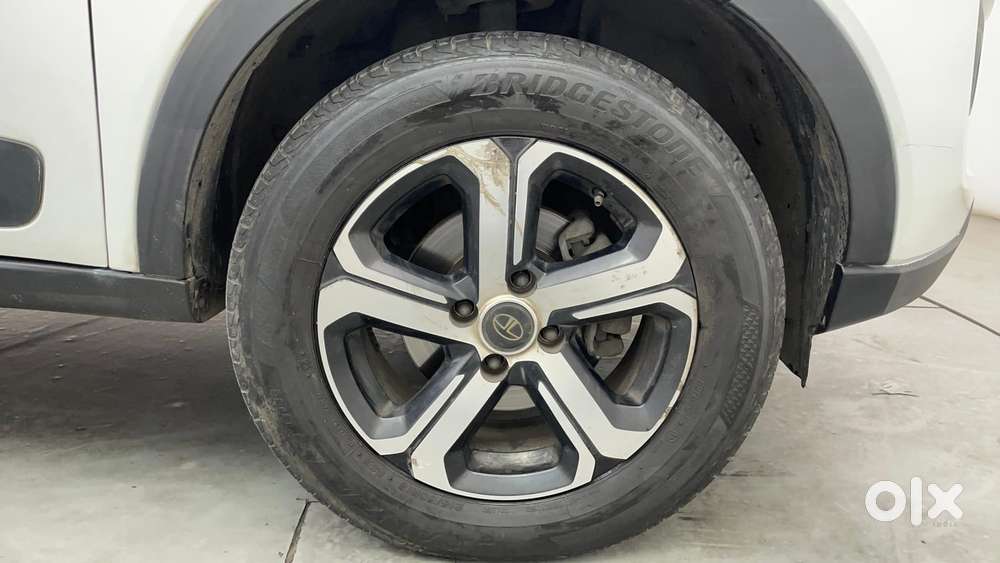Tata Nexon 1.5 Revotorq Xza Plus S Amt, 2022, Petrol