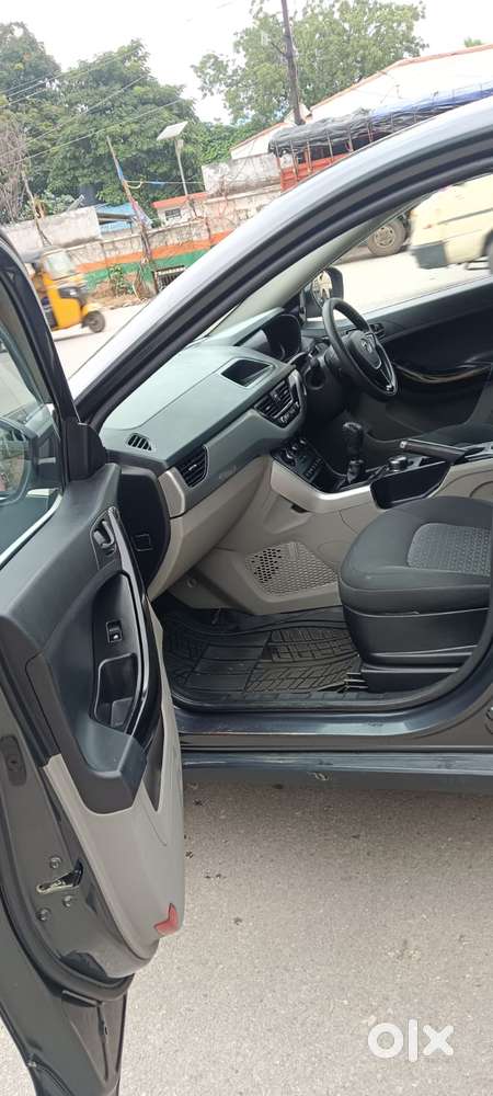 Tata Nexon 1.5 Revotorq Xm (s), 2018, Petrol