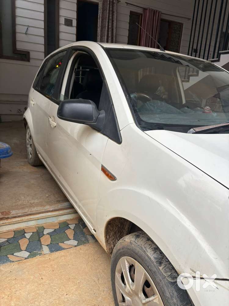 Ford Figo Petrol Manual 2013 Year