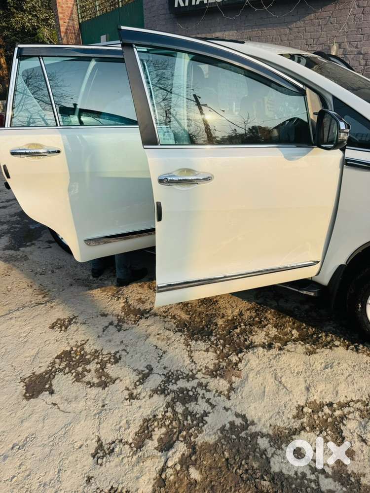 Toyota Innova Crysta 2018 Diesel Well Maintained