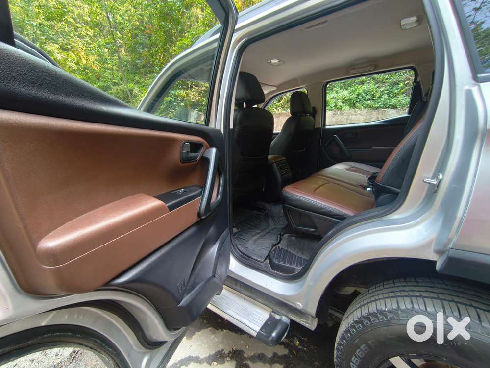 Mahindra Scorpio-n 2.2 Z2 Diesel Mt 7 Str, 2023, Petrol