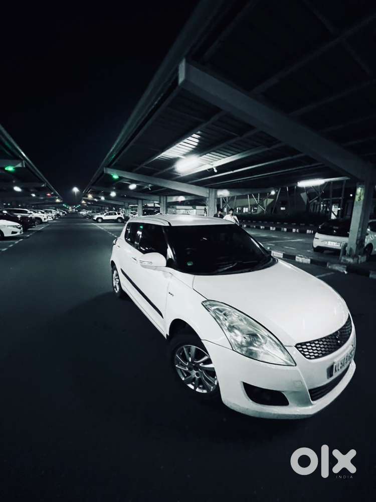 Maruti Suzuki Swift Petrol 2012