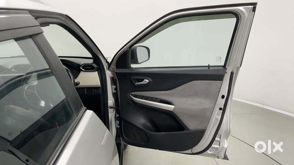 Nissan Magnite 1.0 Xv, 2021, Petrol