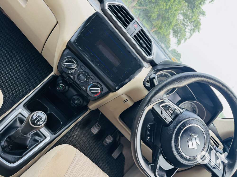 Maruti Suzuki Swift Dzire 1.2 Vxi Bsiv, 2022, Petrol