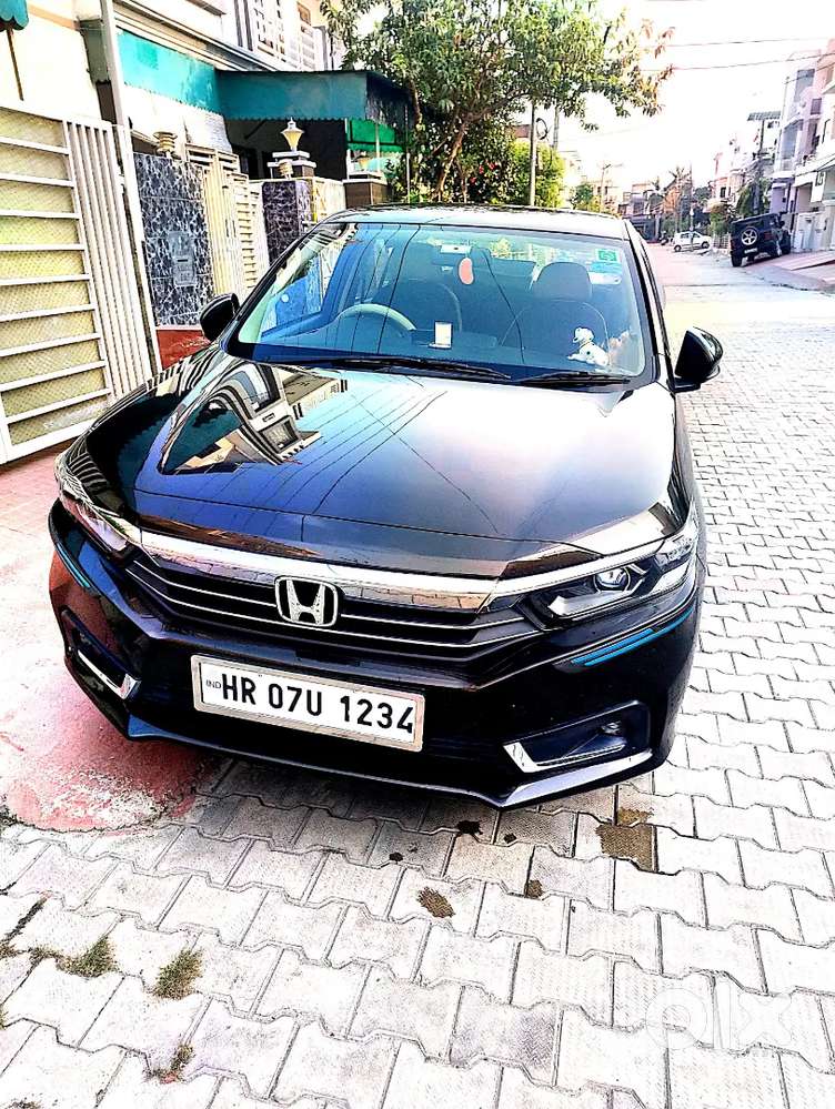 Sale Of Honda Amaze Amt And Electric Geyser 35 Lit.