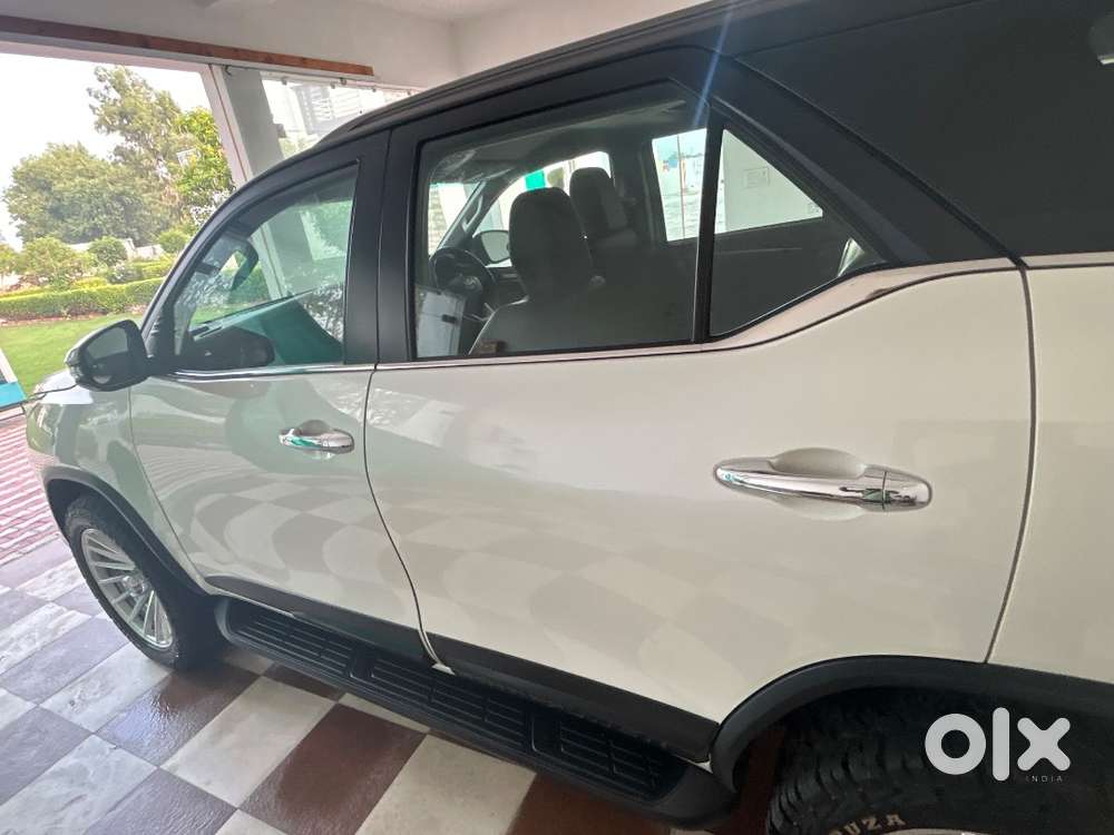 Toyota Fortuner Legender 2021