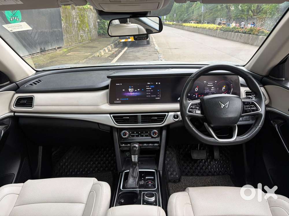 Mahindra Xuv700 2.2 Ax 7 Diesel At Luxury Pack Str, 2023, Diesel