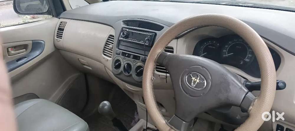 Toyota Innova 2.0 E 2008
