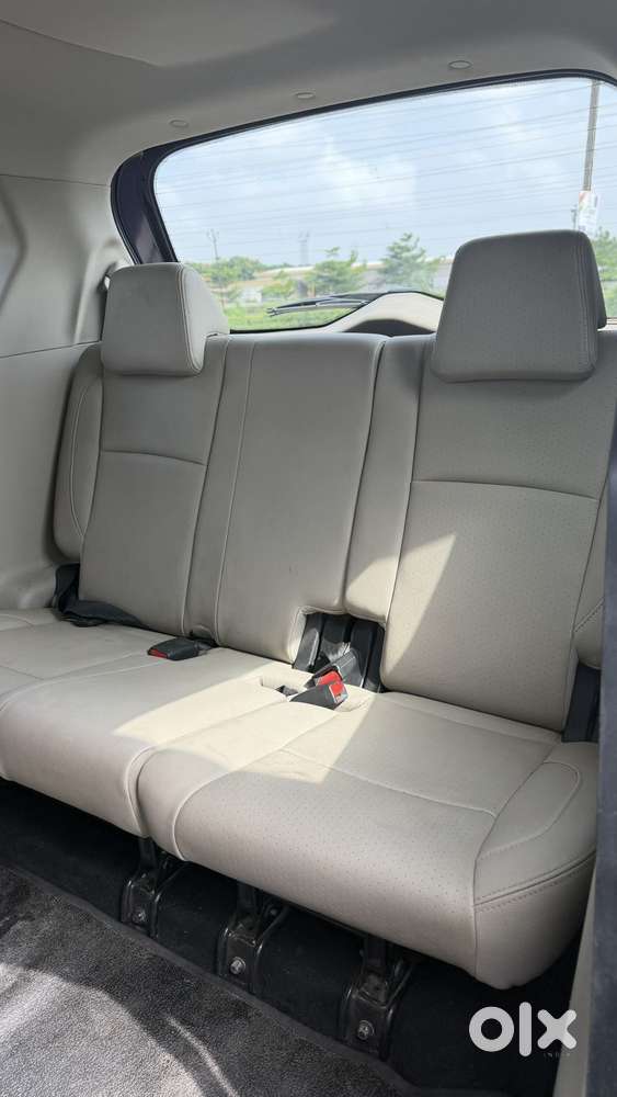 Mahindra Marazzo M8, 2018, Diesel