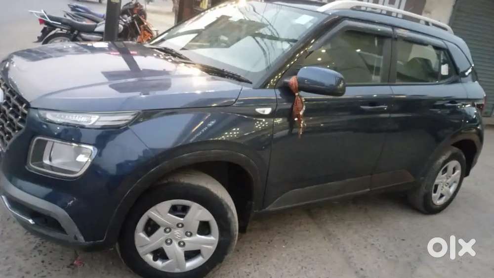 Hyundai Venue 2021 Petrol 1st Owner  Excellent Condition  39255km