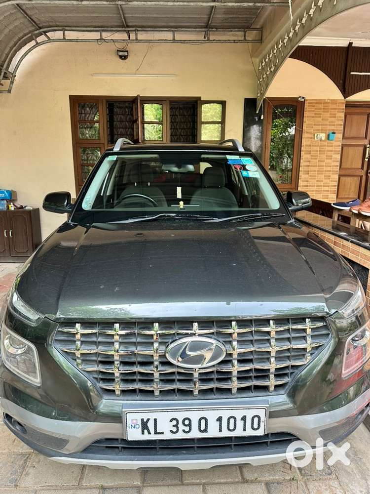 Hyundai Venue 2019 Petrol Well Maintained