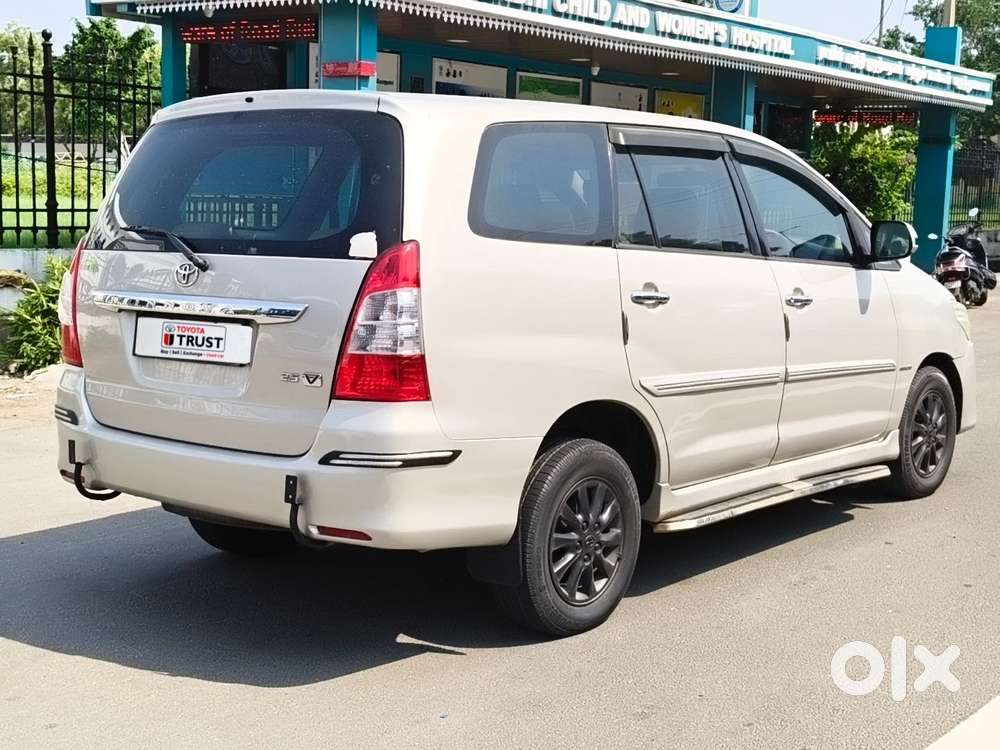 Toyota Innova 2.5 V 8 Str, 2013, Diesel