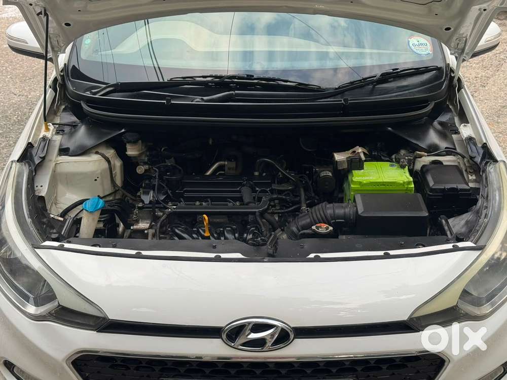 Hyundai I20 Sportz 2015 Petrol Well Maintained