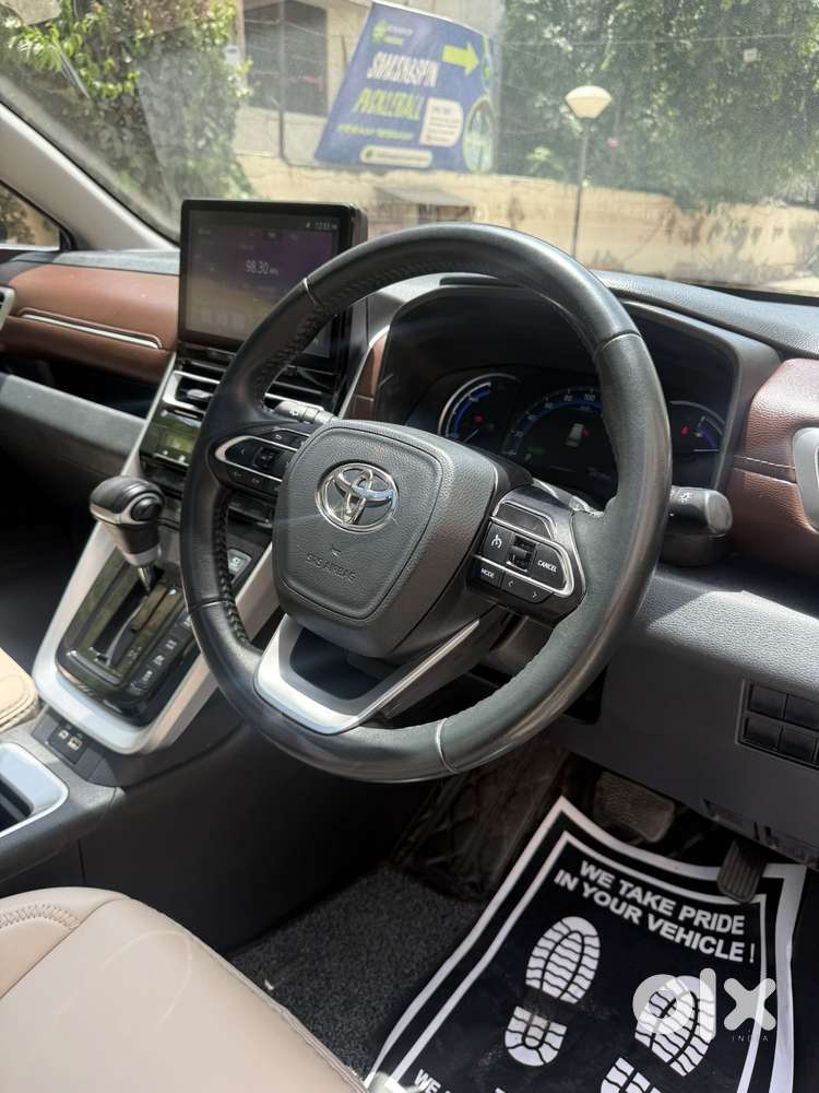 Toyota Innova Hycross 2.0 Vx (o) Hybrid 8 Str, 2024, Cng & Hybrids
