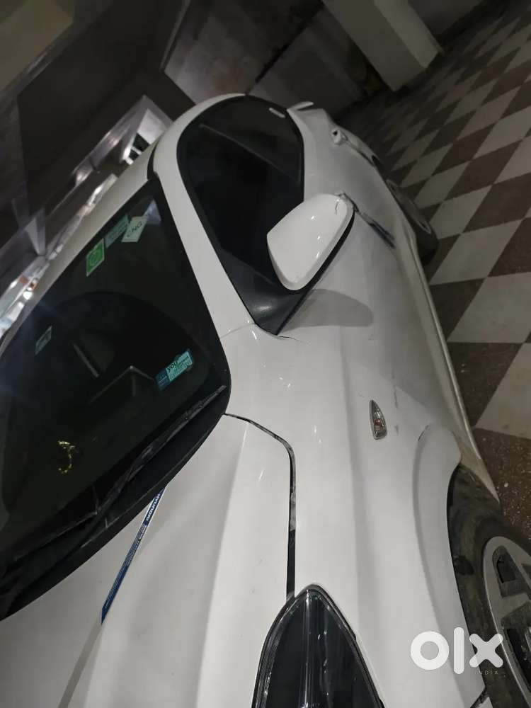 Hyundai Aura 2025 Cng & Hybrids 11657 Km Driven(yellow Plate Up60)